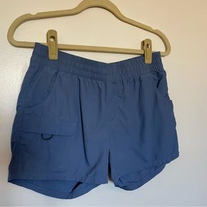 Columbia Women’s Blue Kestrel Trail Pull On Short size small / 4L
